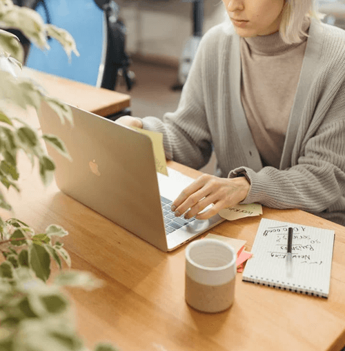 QuantgenX AI illustrazione del team di supporto